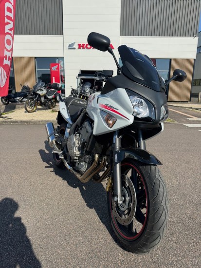 CBF 600 - POITIERS